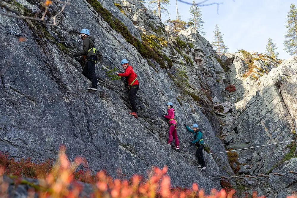 Kalliokiipeilyä Pyhäkurussa